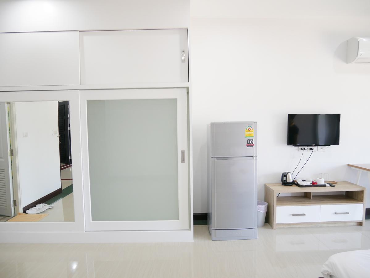 Room58 Bangkok Bagian luar foto