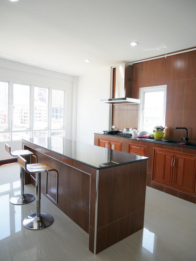 Room58 Bangkok Bagian luar foto