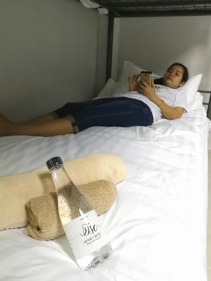 Room58 Bangkok Bagian luar foto
